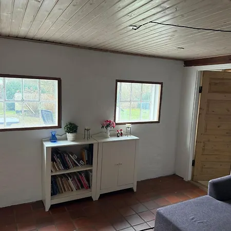 2 Vaerelses Taet Pa Og Taet Pa Naturen Pa Tasinge