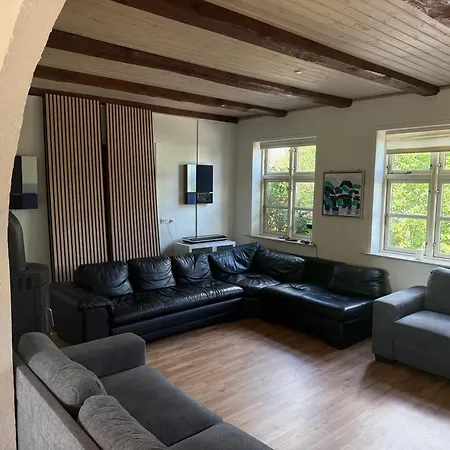Hus Ved Apartman